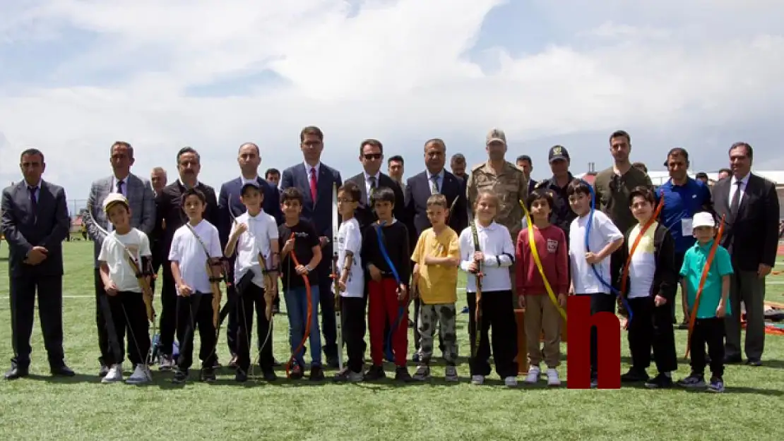 Erciş'te 2. Spor Şenlikleri başladı