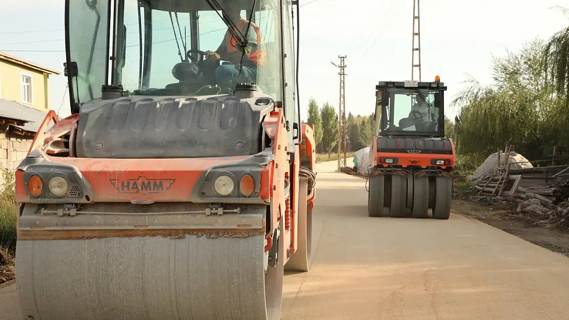 Erciş'te PMT serme çalışması