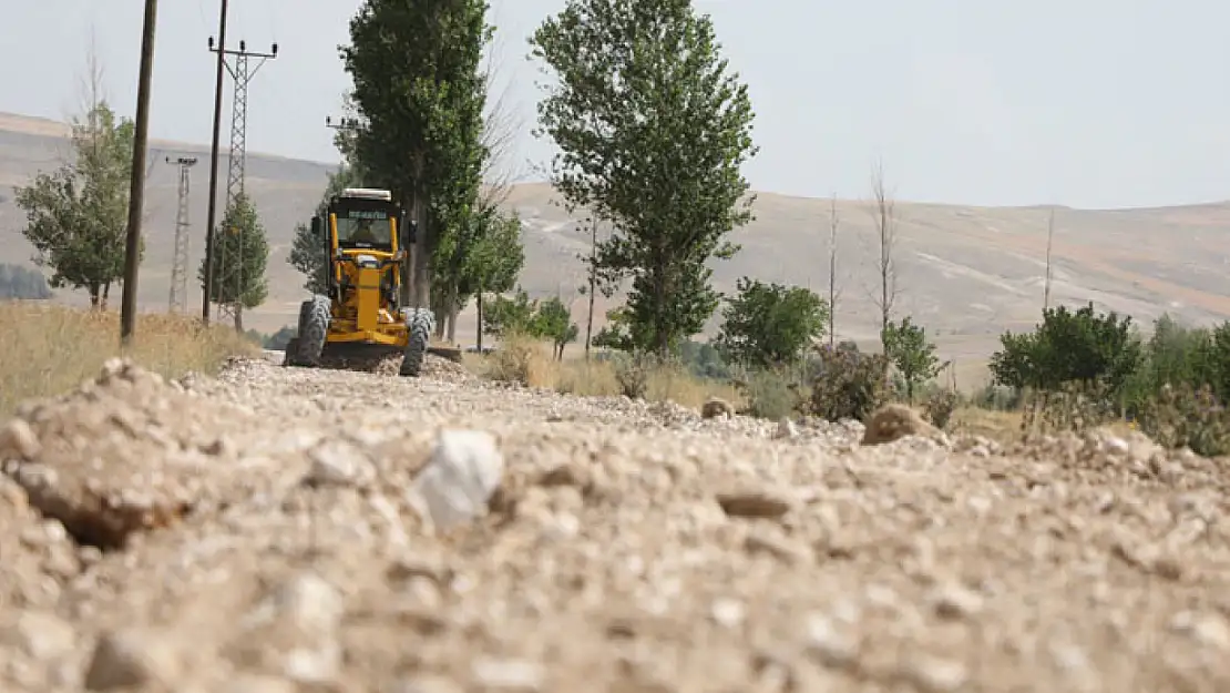 Erciş'te stabilize yol çalışmaları sürüyor