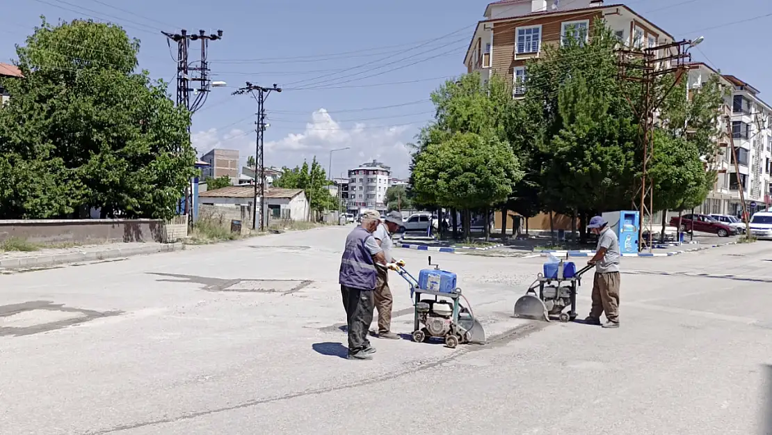 Erciş'te yol çalışmaları yapılıyor