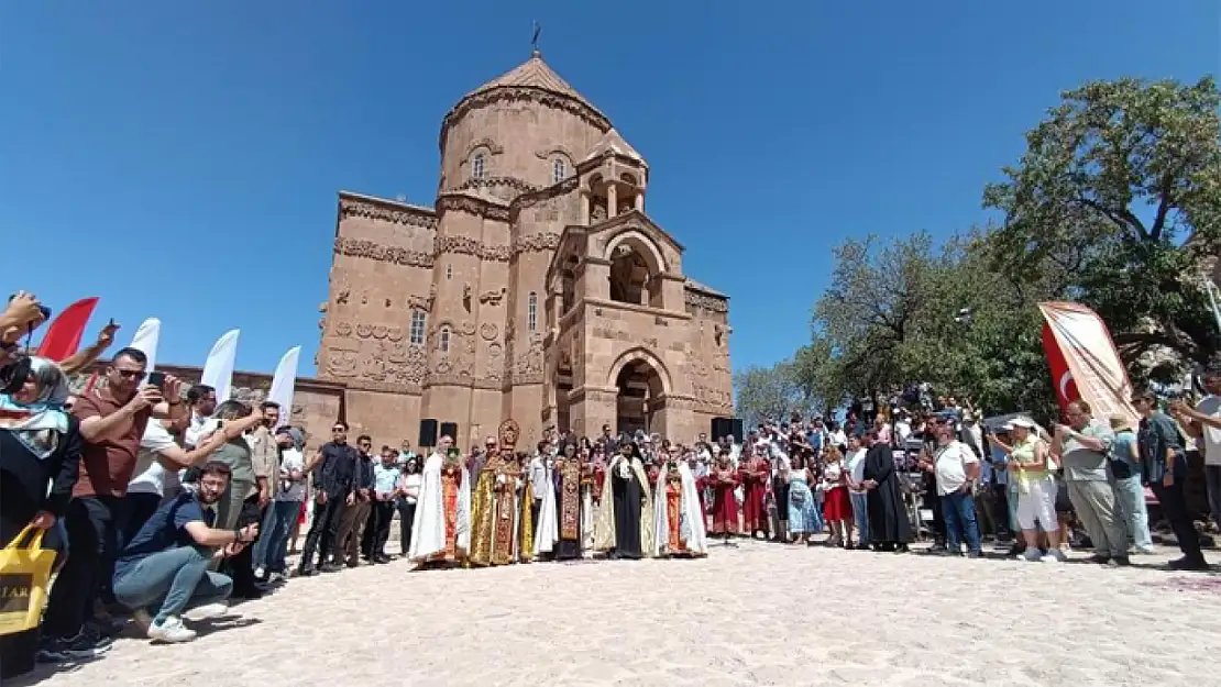 Ermeni ayini sona erdi