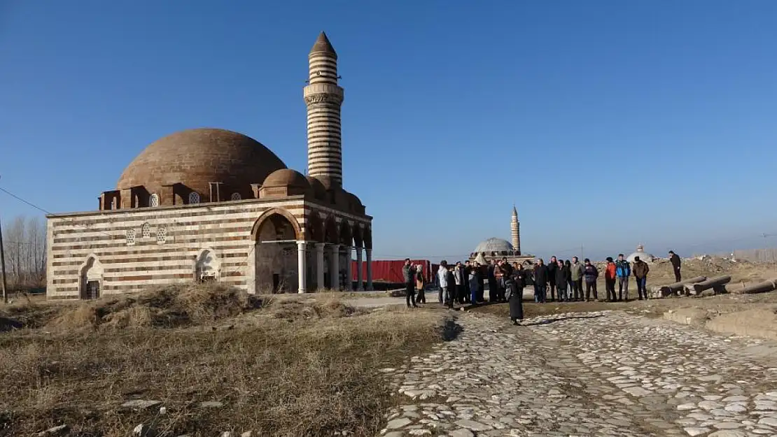 Eski Van Şehri'nde geçmişin izlerine yolculuk