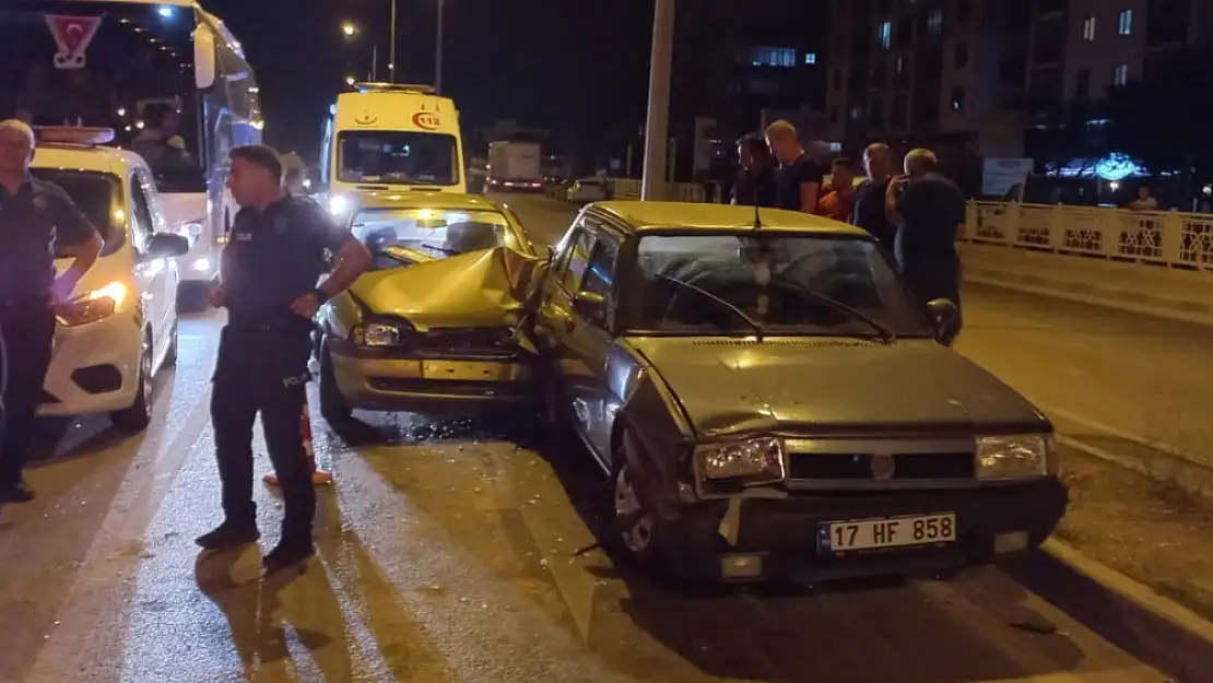 Ezine'de zincirleme trafik kazası