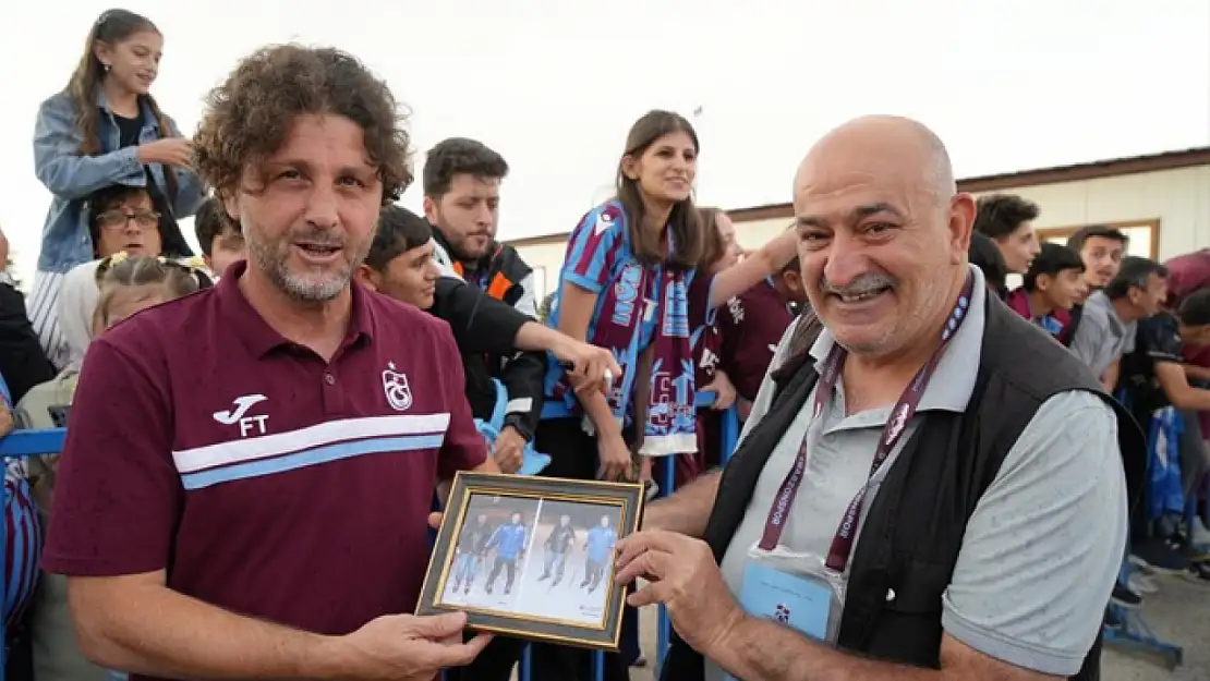 Fatih Tekke'ye gece kayağı fotoğrafı sürprizi