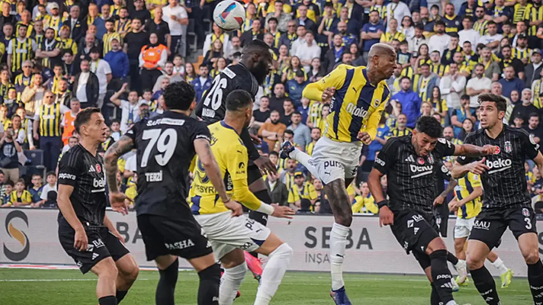 Fenerbahçe Kadıköy'de yıkıldı
