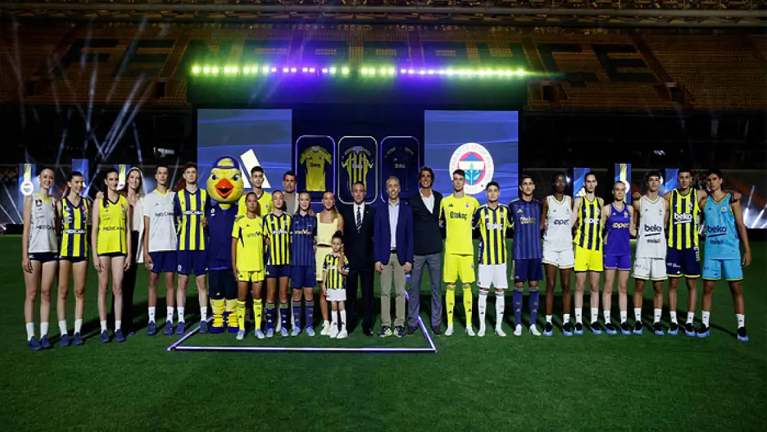 Fenerbahçe'nin 2025-2026 sezonu formalarının lansmanı yapıldı