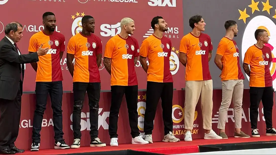 Galatasaray yeni transferlerini tanıttı