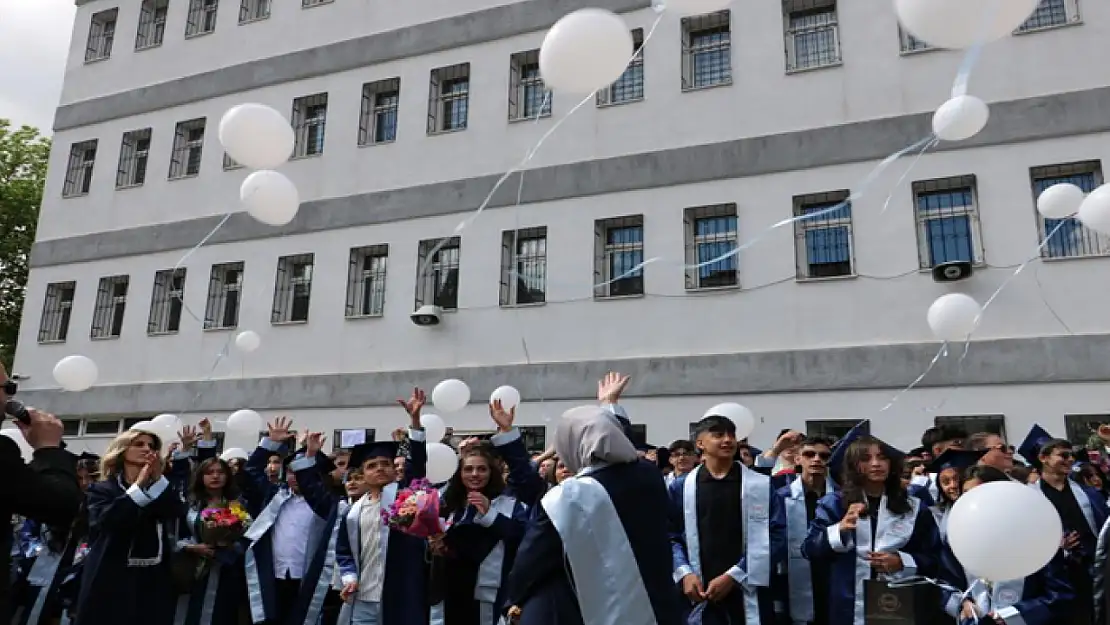 Gazze için beyaz balon uçurdular