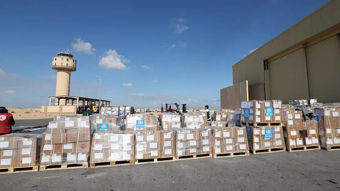 Gazze'ye ateşkesin altıncı gününde 339 insani yardım tırı girdi