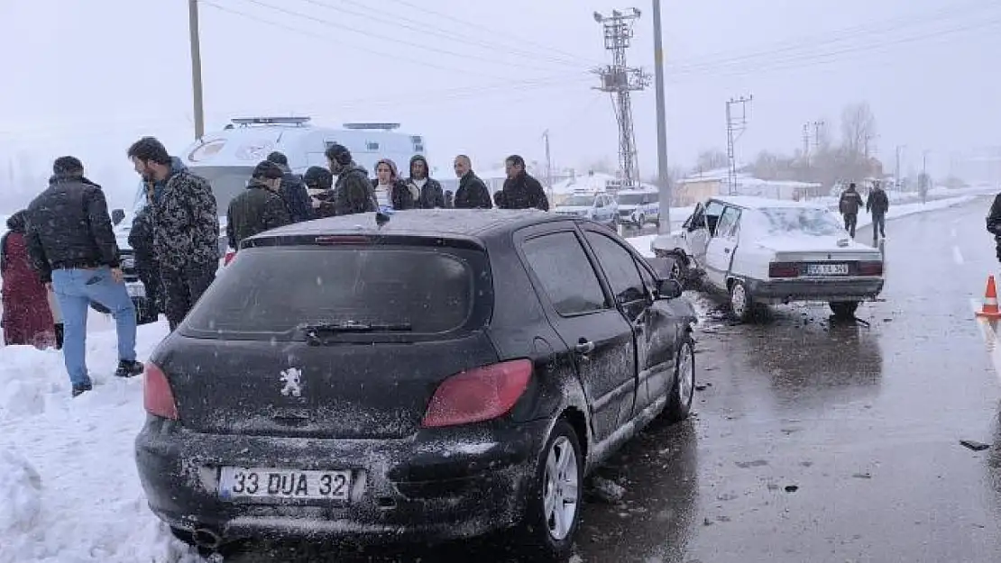 Gevaş'ta trafik kazası