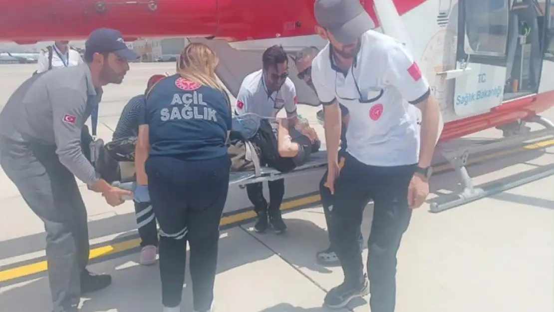 Göğüs ağrısı şikayeti olan hasta için helikopter ambulans havalandı