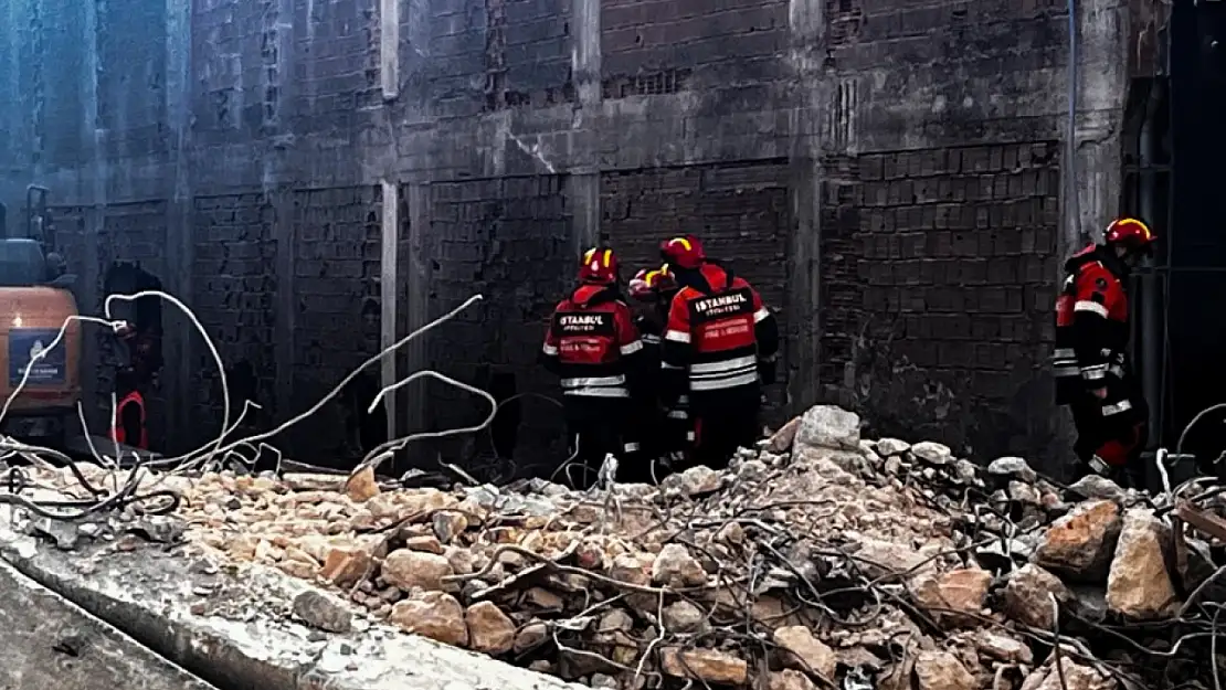 Güngören'de çöken binada enkaz altında kalan işçiyi arama kurtarma çalışmalarında 50'nci saat