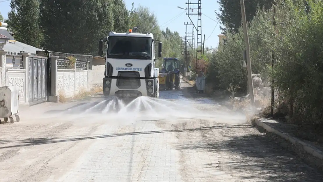 Gürpınar Belediyesi'nden mıntıka temizliği 