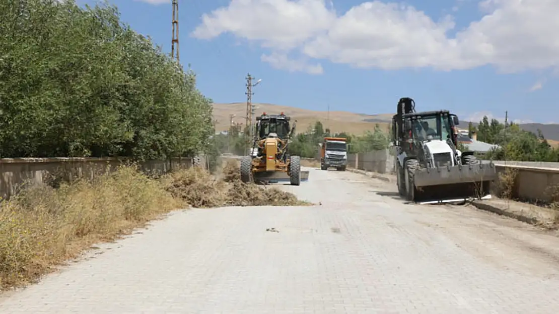 Gürpınar Belediyesi'nden temizlik çalışması