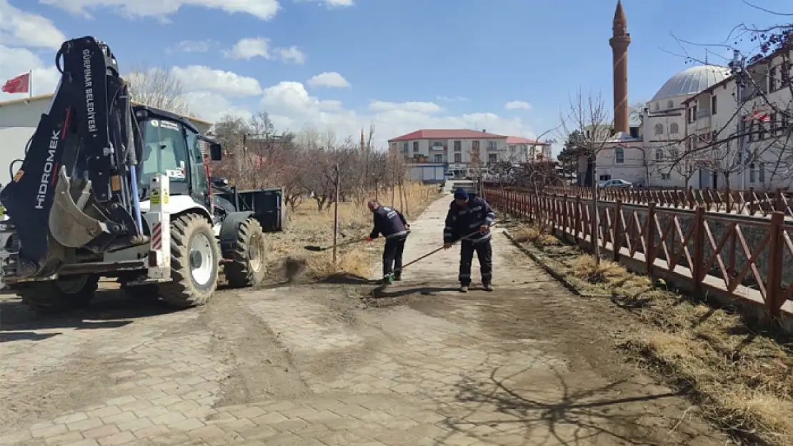 Gürpınar Belediyesi'nden yol çalışması