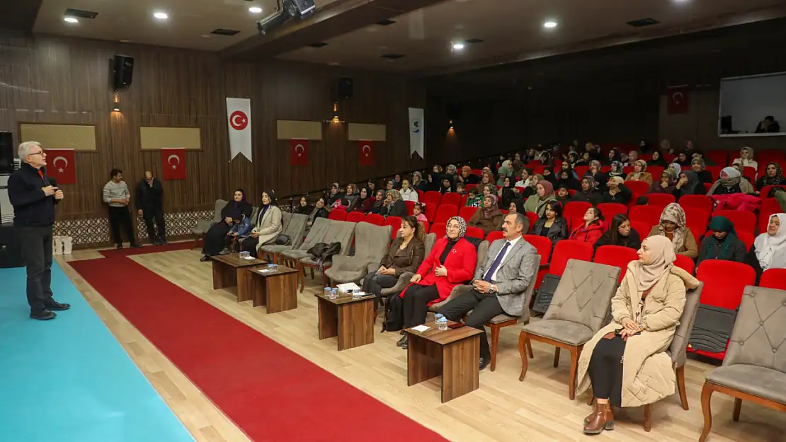 Gürpınar'da 'Pozitif Yaşam Becerileri' semineri düzenlendi