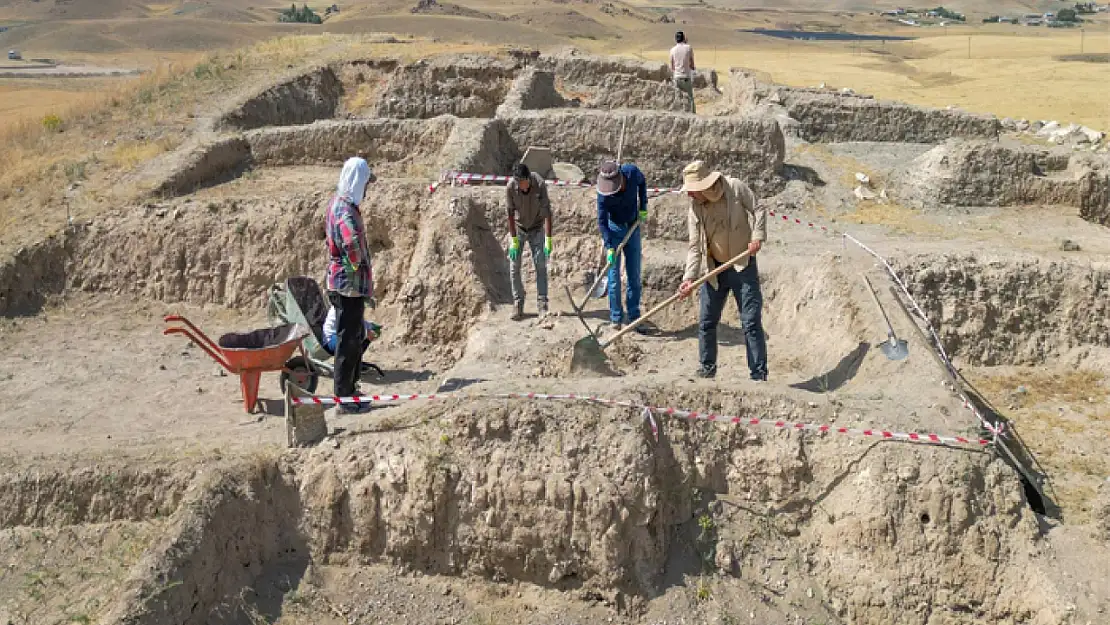 Gürpınar'da Urartu tarihine ışık tutan kazı çalışmaları başladı