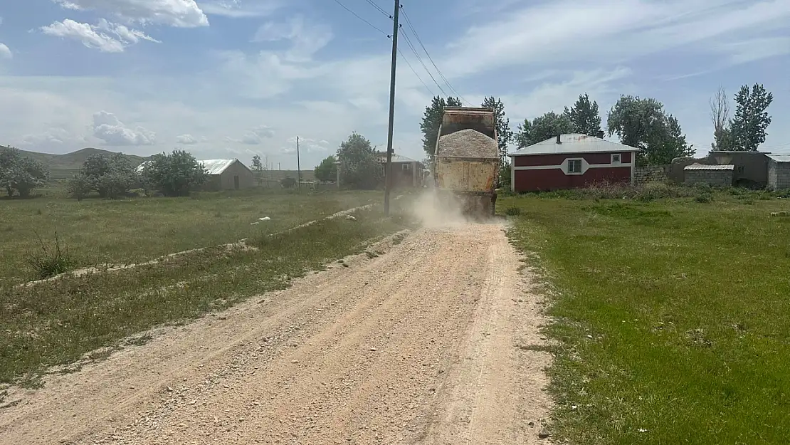 Güveçli'de yol çalışması