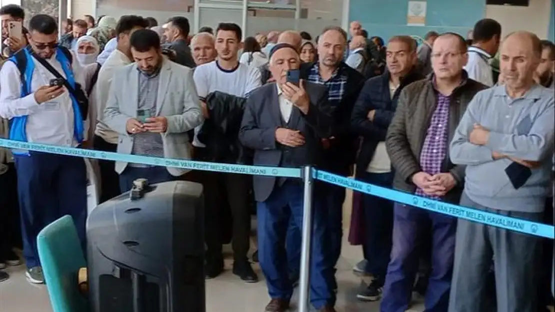 Hacı adayları kutsal topraklara uğurlandı