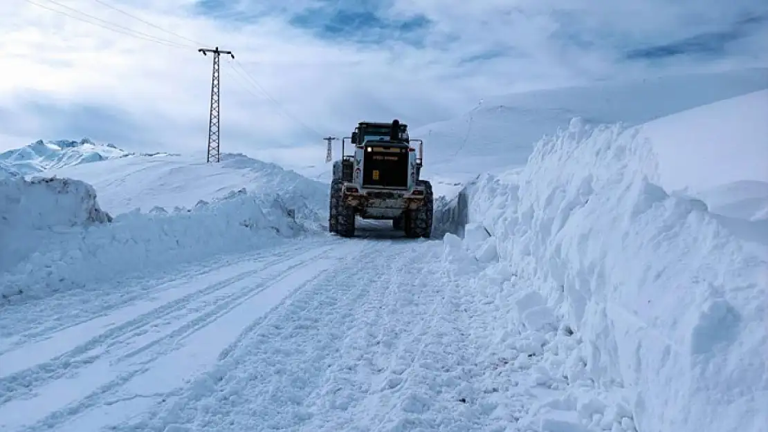 Hakkari'de 2 yerleşim yerine çığ uyarısı