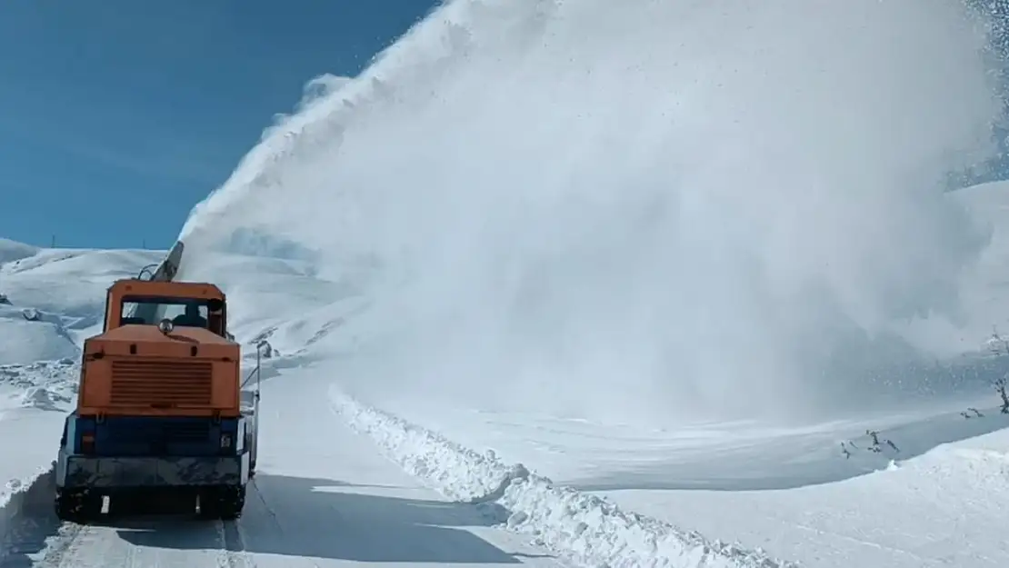 Hakkari'de 95 köy ve 189 mezra yolu ulaşıma kapandı