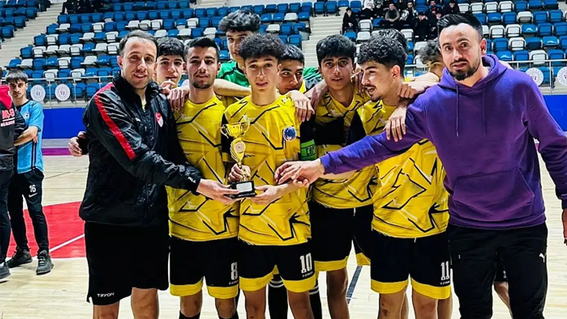 Hakkari'de futsal müsabakaları sona erdi