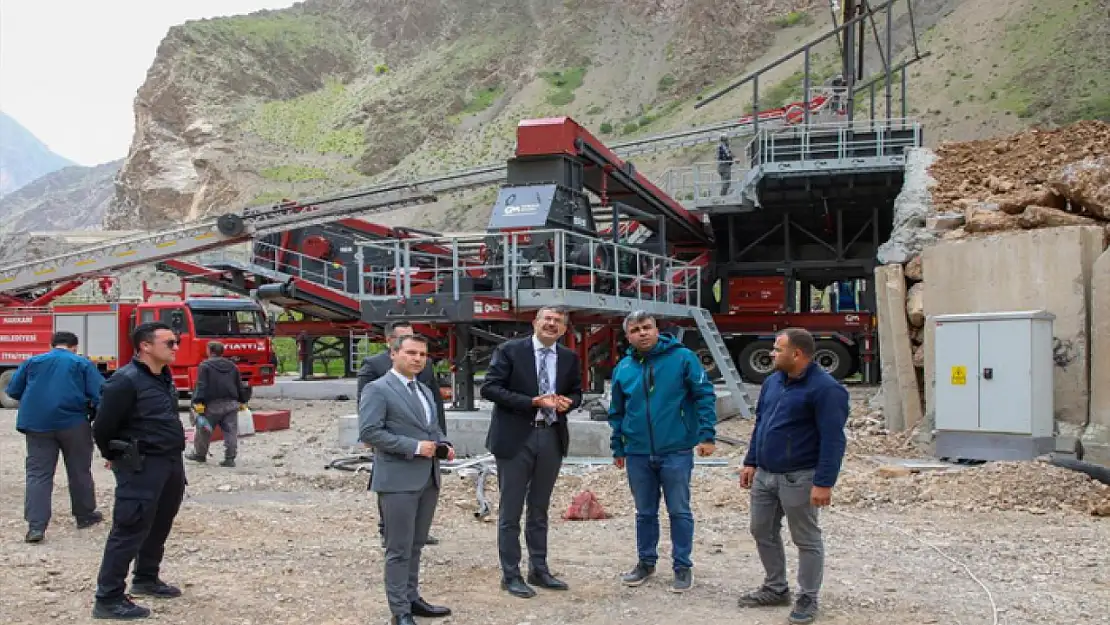 Hakkari'de mobil konkasör tesisi kuruluyor