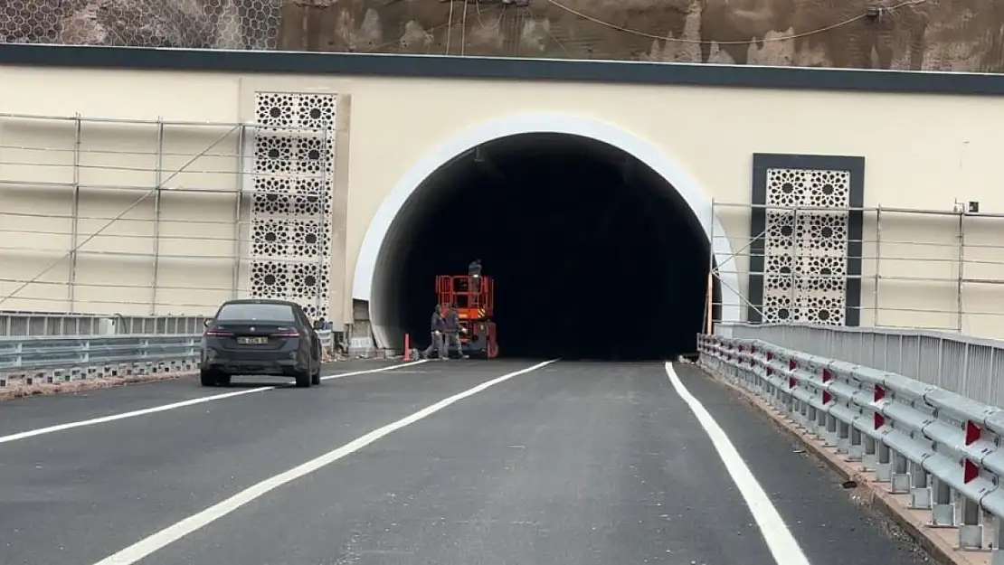 Hakkari-Van arasında yapılan yeni tünelde sona doğru