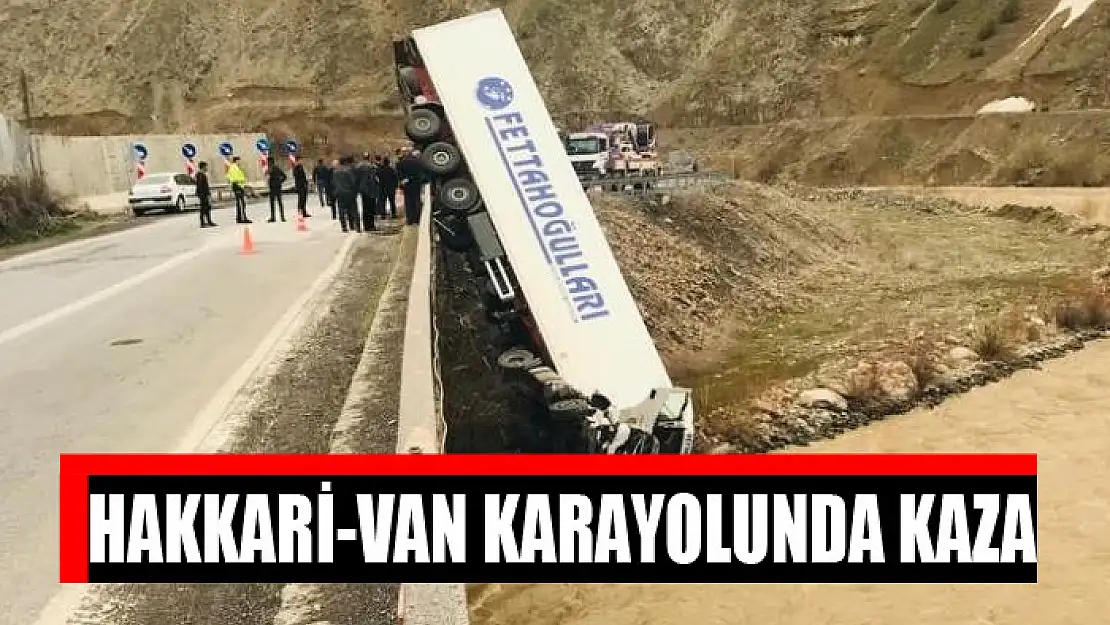 Hakkari-Van karayolunda kaza