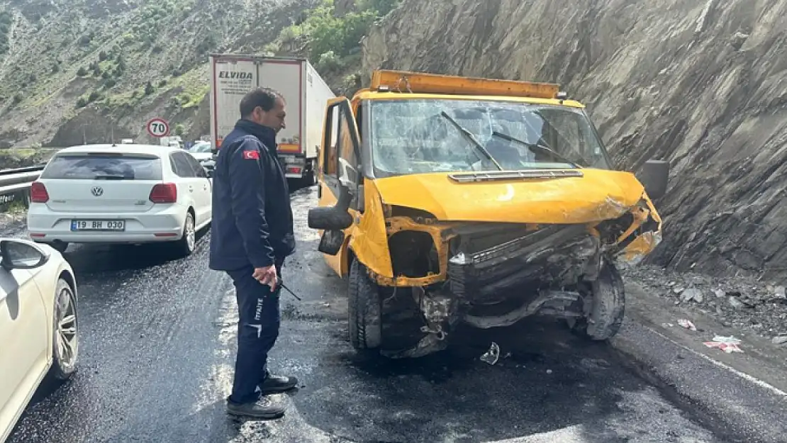 Hakkari-Van yolunda trafik kazası