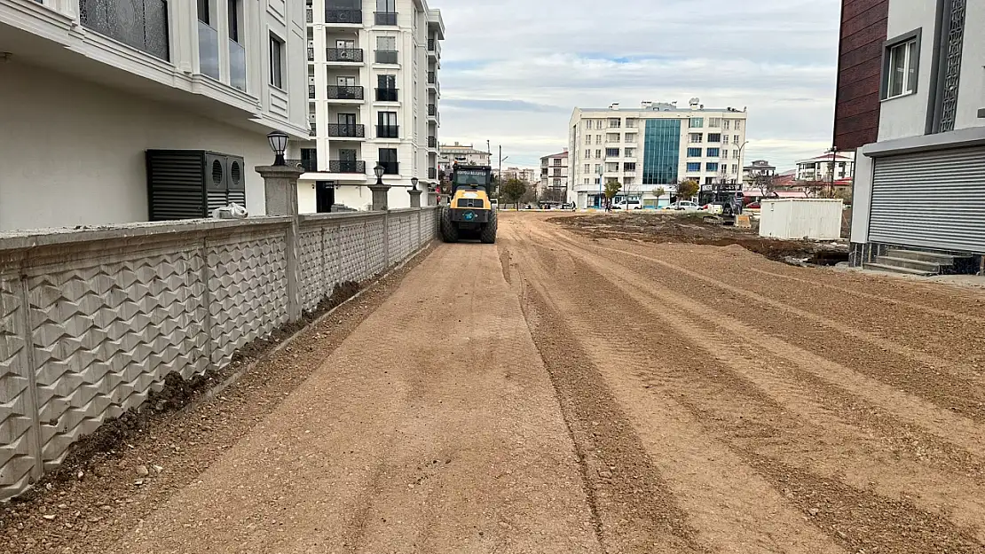 Halilağa Mahallesinde yol açma çalışması