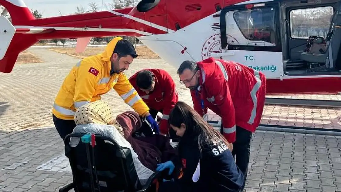 Hamile kadın ambulans helikopter ile Van'a getirildi