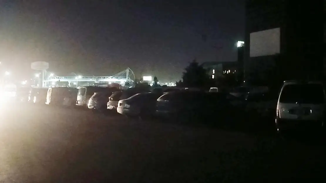 Hastane otoparkı karanlığa büründü