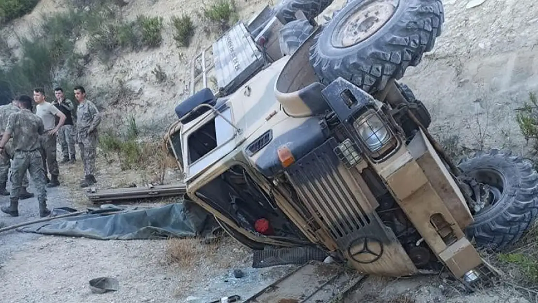 Hatay'da askeri araç devrildi: 4 yaralı