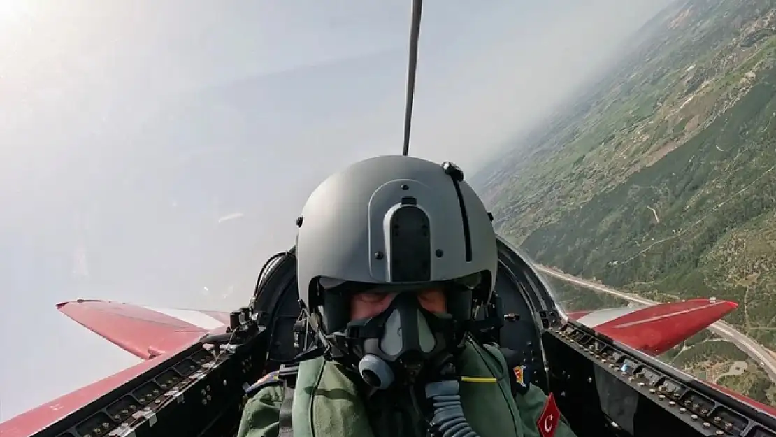 Hava Kuvvetleri Komutanı Orgeneral Kadıoğlu, HÜRJET ile uçtu