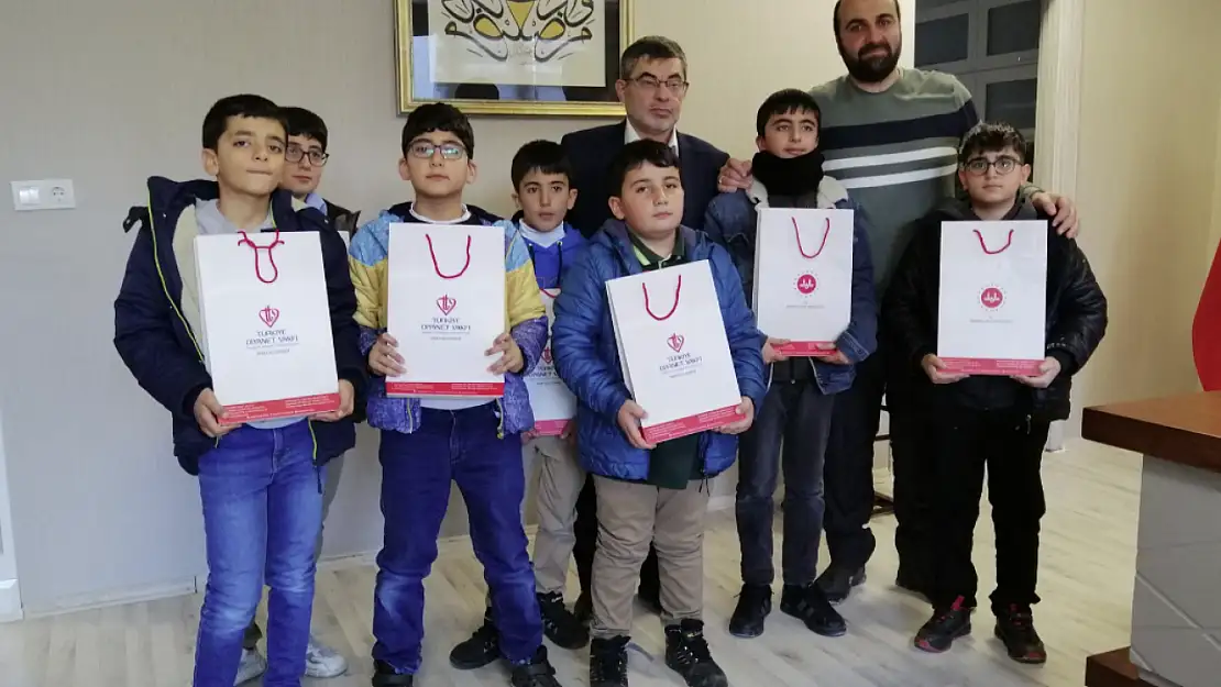 Hicret camii öğrencilerinden müftülüğe ziyaret