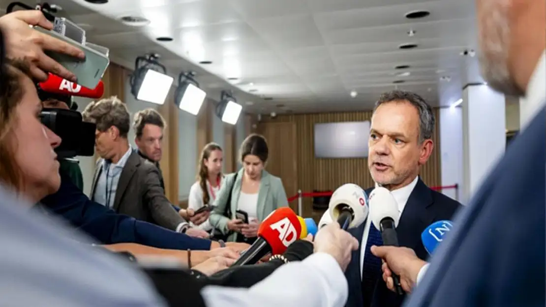Hollandalı Bakan Veldkamp, İsrail'e yönelik yaptırımlarda anlaşmazlık üzerine istifa etti