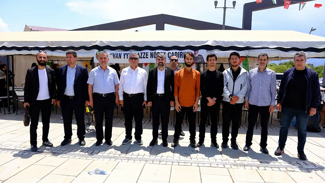 HÜDA PAR Genel Başkan Yardımcısı Faruk Dinç,  Van YYÜ'de Gazze çadırını ziyaret etti