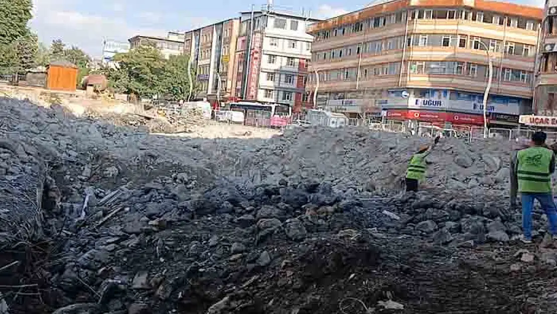 Hz. Ömer Camii'nin yıkımı tamamlandı