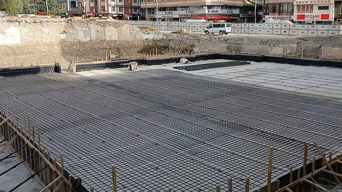Hz. Ömer Camii yeniden inşa ediliyor
