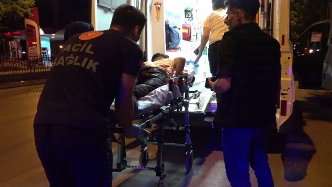 İki kardeşini bıçakladı