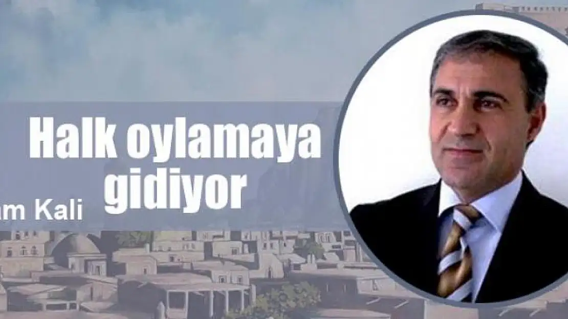 Halk oylamaya gidiyor