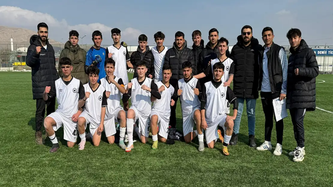 İpekyolu Belediye GSK U18 takımı galibiyetle başladı