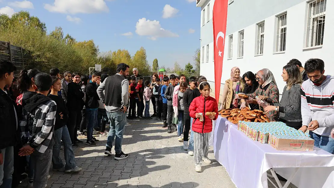 İpekyolu Belediyesi'nden 100. yıl etkinliği