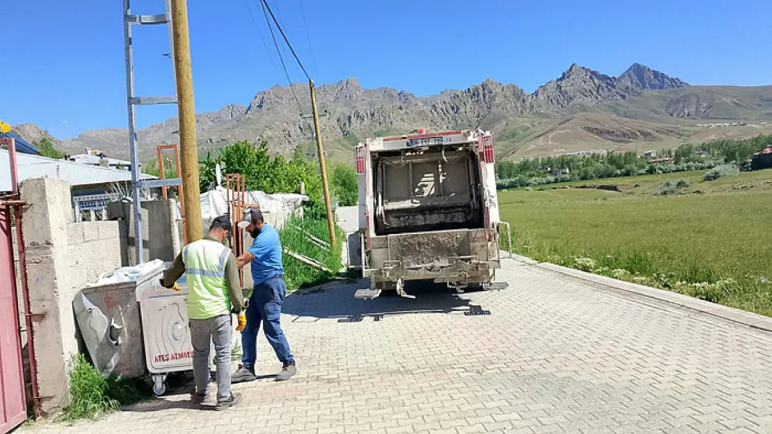 İpekyolu Belediyesi'nden mahallelere yeni çöp konteynerleri