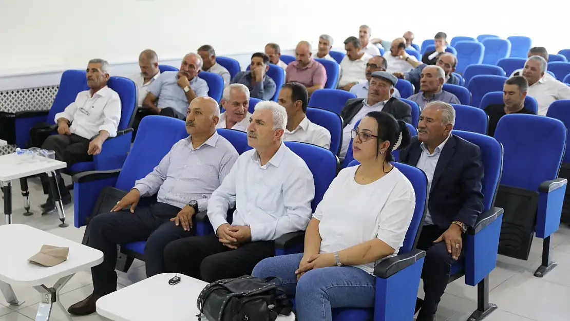 İpekyolu Belediyesi'nden muhtarlara seminer