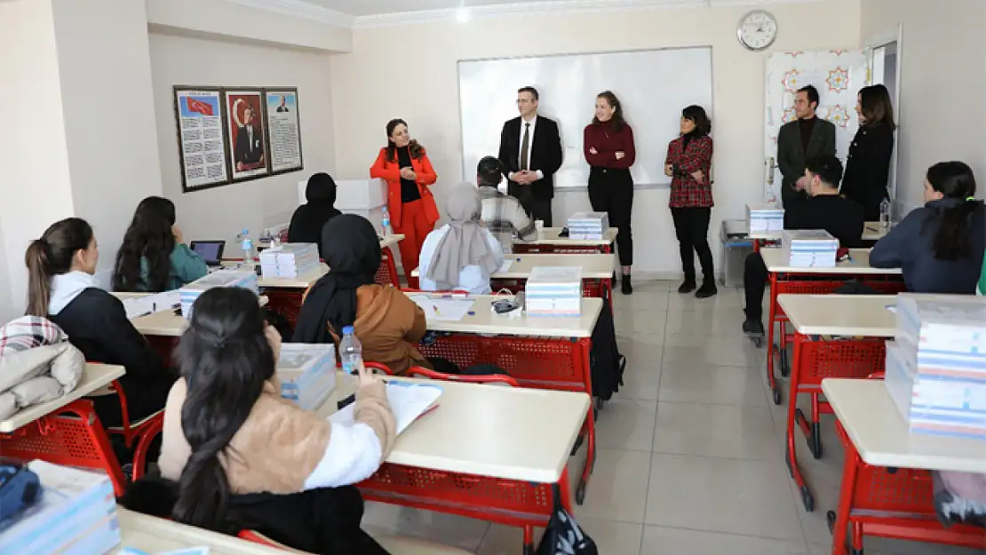 İpekyolu Belediyesi'nden sınava girecek öğrencilere destek