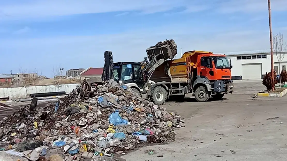 İpekyolu Belediyesi'nden temizlik çalışması