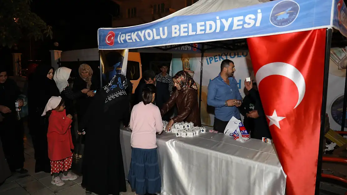 İpekyolu Belediyesi'nden vatandaşlara gül lokumu