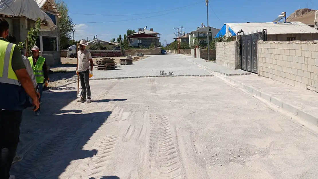 İpekyolu Belediyesi'nden yol çalışması